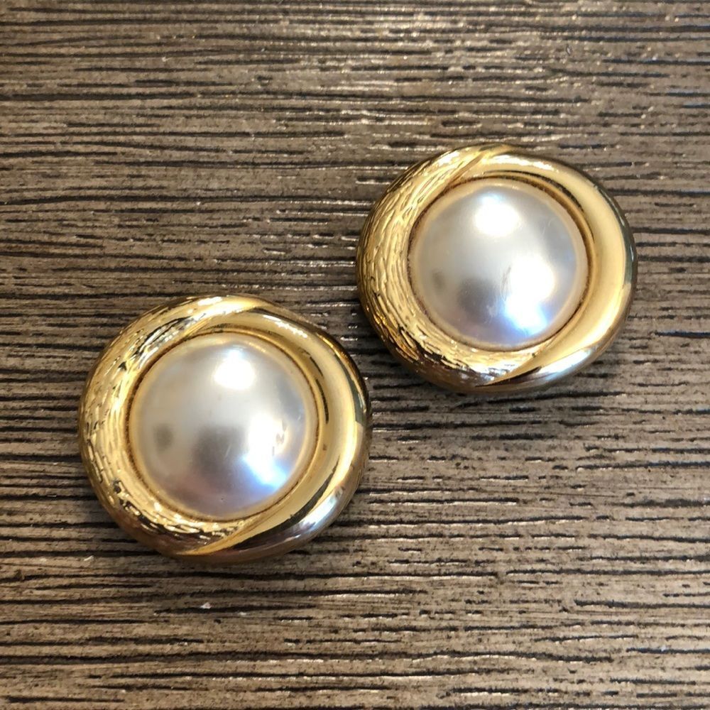 Vintage Goldtone & Faux Pearl Shoe Clips - Picture 2 of 12
